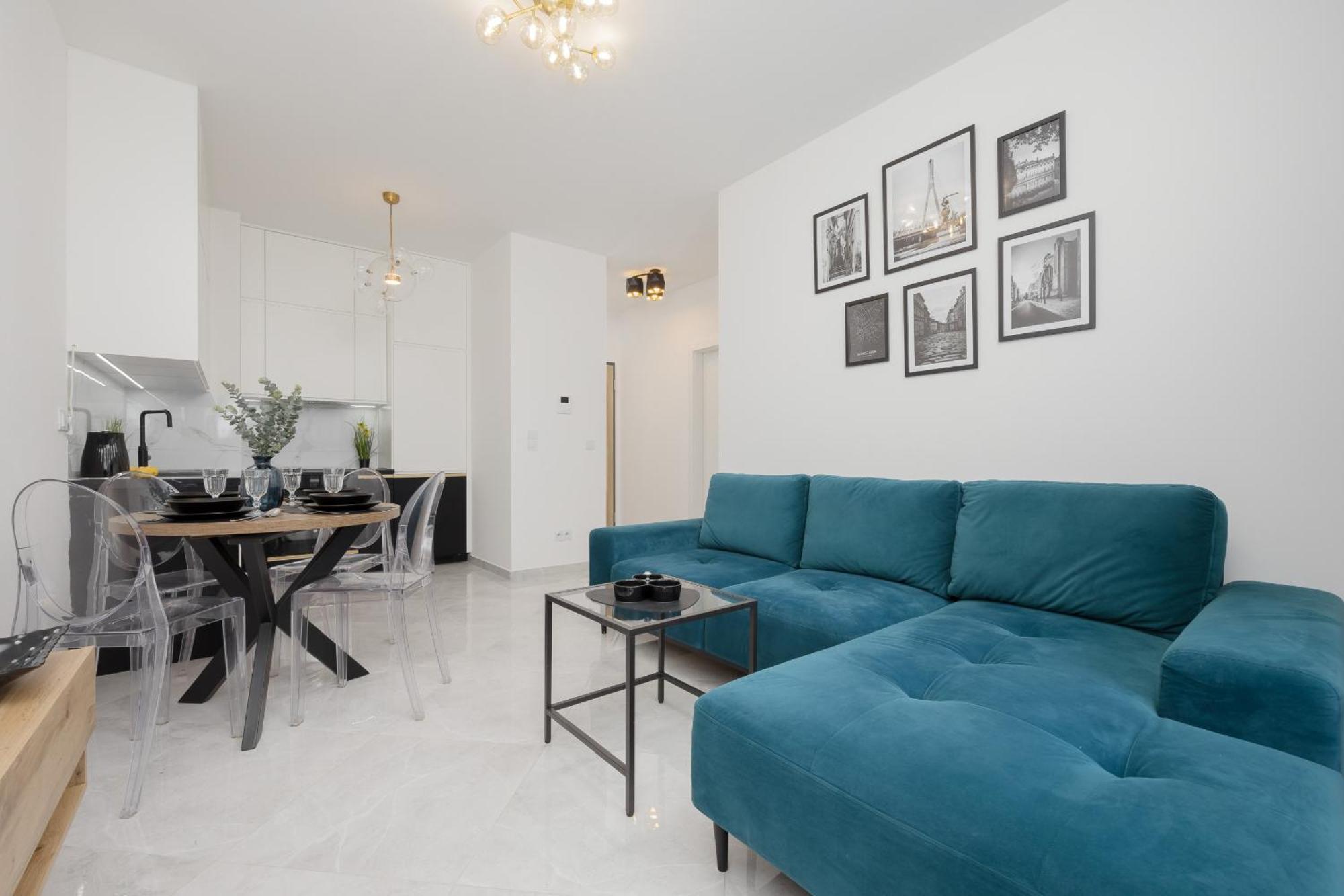 Apartment With Balcony & Parking In Warsaw By Noclegi Renters Kültér fotó